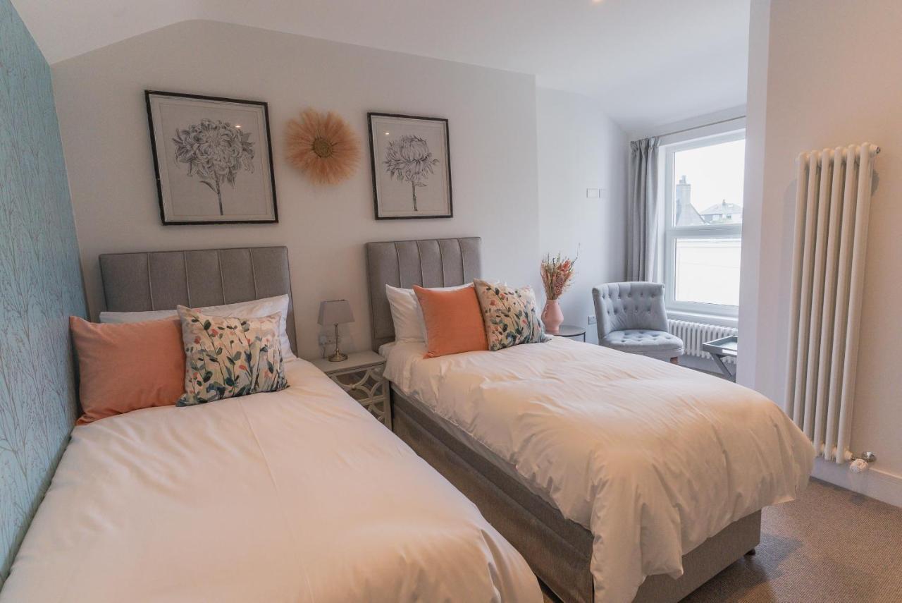 Carrick Rooms Port Saint Mary ภายนอก รูปภาพ