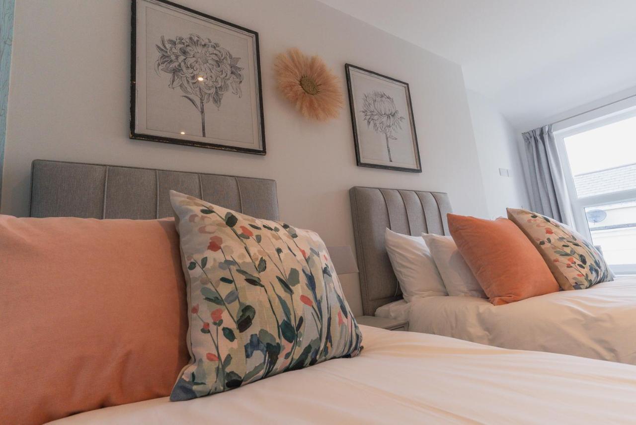 Carrick Rooms Port Saint Mary ภายนอก รูปภาพ