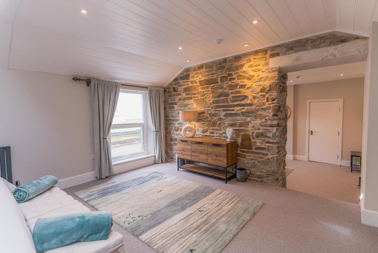 Carrick Rooms Port Saint Mary ภายนอก รูปภาพ